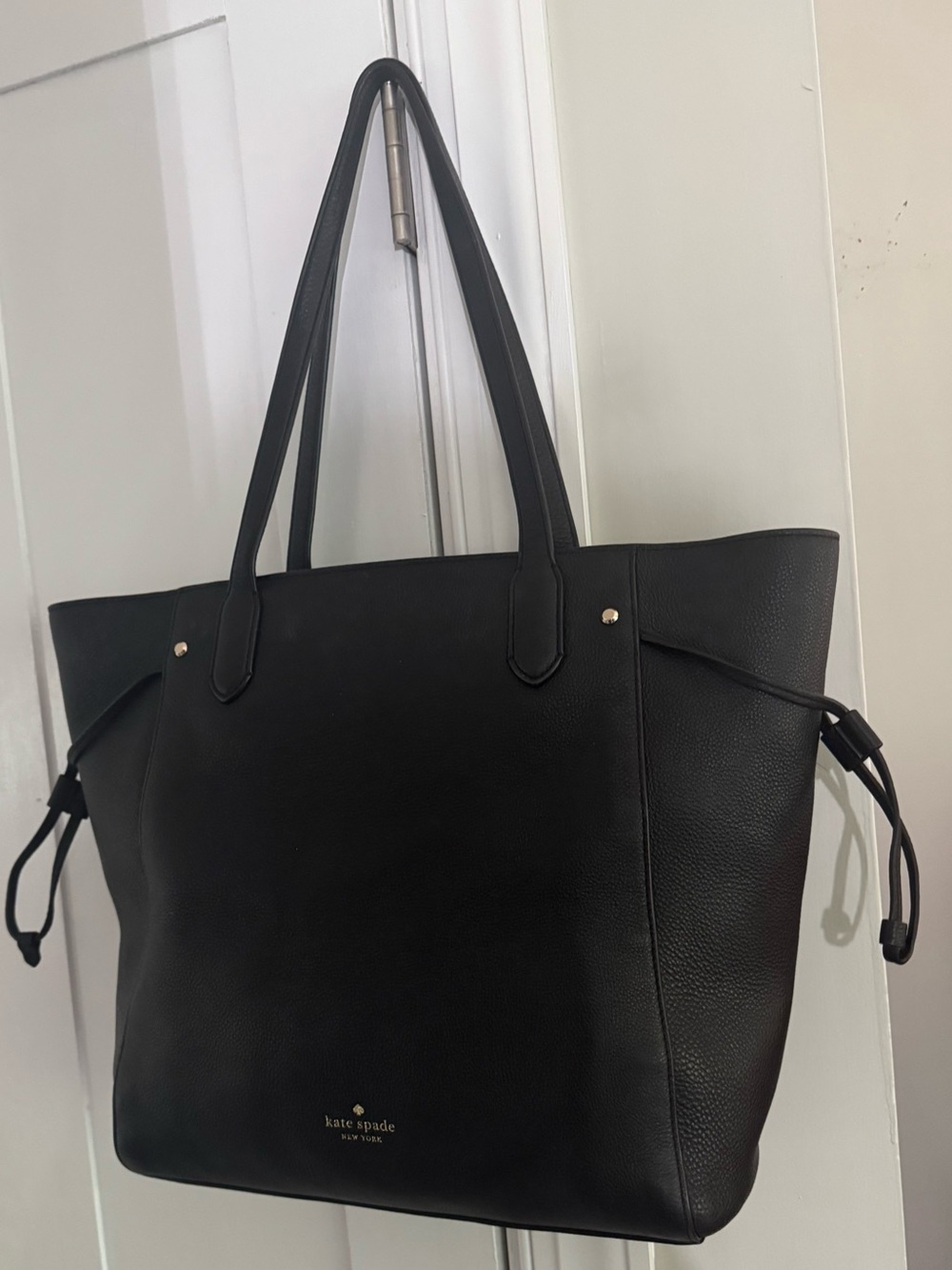 Kate Spade Classic Black Tote Bag with Gold Accent - Picture 2 of 13